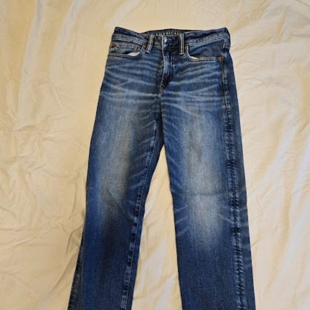 American Eagle Men’s AirFlex+ Slim Straight Jeans – 28x30 Medium Wash